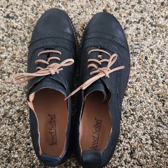 Josef Seibel Black Leather Shoes, Size 40 - Picture 2 of 8
